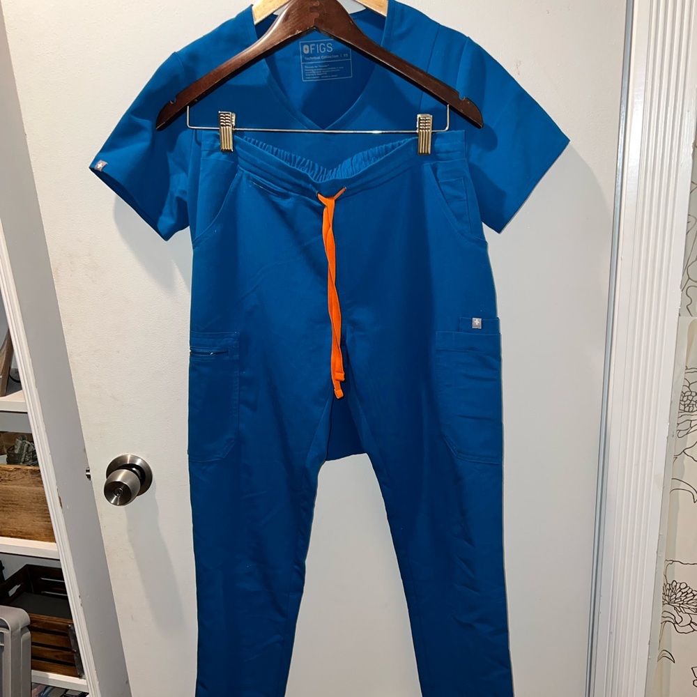 Figs scrubs Small Pants Xsmall top